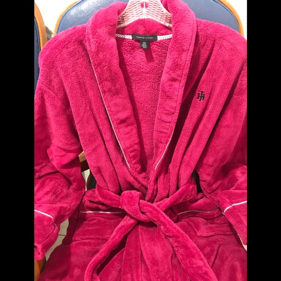 Tommy Hilfiger fuschia pink plush robe - Picture 13 of 15